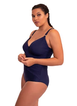 Badeanzug Mit Bügel "Coco" | Navy 16 Badeanzug Mit Bügel "Coco" | Navy -Miracle Woman Verkäufe Coco blau Shop Nuri DSC08373 Shop miniNOclV2uIjQ1j 1280x1280