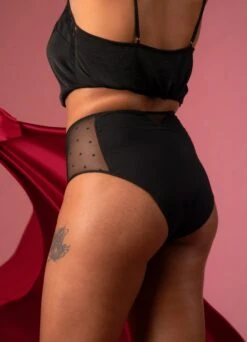 Periodenslip "Dahlia" | Schwarz -Miracle Woman Verkäufe Dahlia Shop Image hinten min 1280x1280